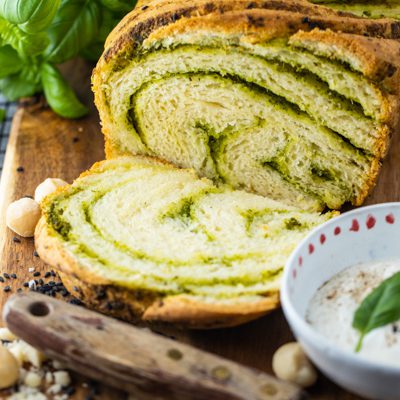 ZIELONE PESTO Z DROŻDZOWYM